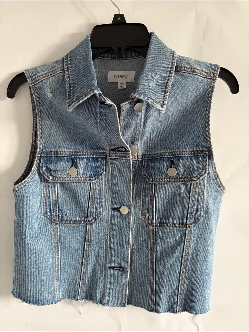 Evereve Light Blue Denim Crop Vest